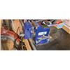 Image 1 : BLUE BENCH VISE 4" - BUYER MUST REMOVE