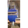 Image 4 : BLUE BENCH VISE 4" - BUYER MUST REMOVE
