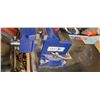 Image 5 : BLUE BENCH VISE 4" - BUYER MUST REMOVE