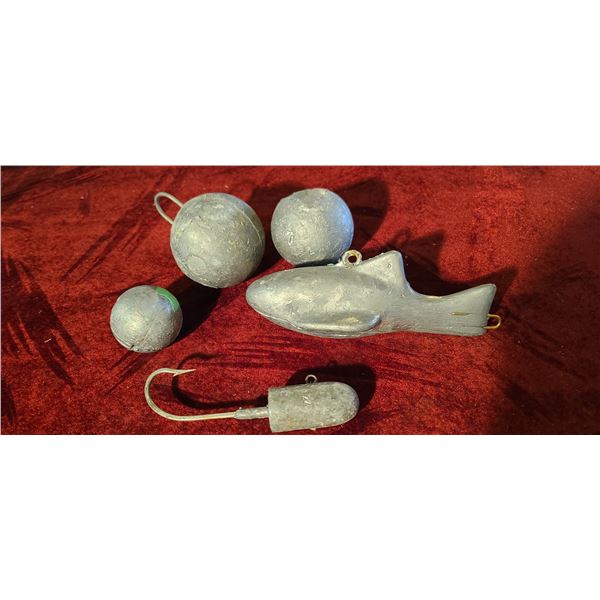 FIVE VARIOUS CANNON BALLS