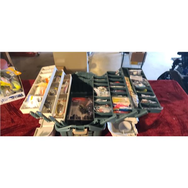 PLANO TACKLE BOX PLUS LURES