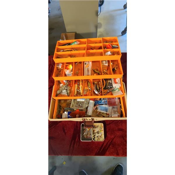 OLD PAL TACKLE BOX PLURE LURES