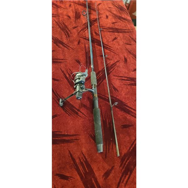 SHIMANO R2000 REEL AND ROD COMBO