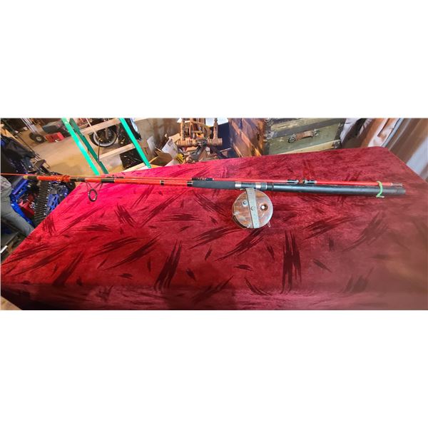 SPORTSMAN GRAPHITE ROD COMES WITH PEETS REEL