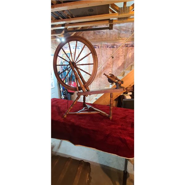 ANTIQUE SPINNING WHEEL - MODELED AFTER THE ASHFORD DOUBLE DRIVE SPINNING WHEEL