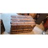 Image 18 : WOOD AND LEATHER STRAPPED STEAMER TRUNK 35 X 21 X 24"
