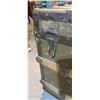 Image 8 : WOOD AND METAL STRAPPED STEAMER TRUNK 36 X 20 X 23