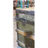Image 9 : WOOD AND METAL STRAPPED STEAMER TRUNK 36 X 20 X 23