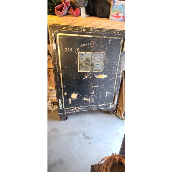 BANK VAULT COLONIAL TRUST COMPANY ON CASTERS - BUYER MUST REMOVE,COMES WITH COMBINATION