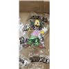 Image 3 : SIMPSONS FIGURINES AND CLOWN MONEY TIN