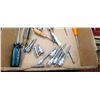 Image 11 : LARGE SELECTION OF SCREW DRIVERS AND PICKS
