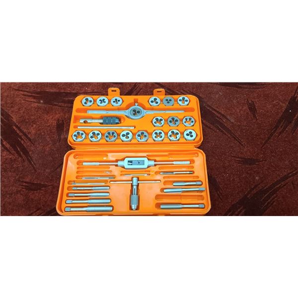 STANDARD TAP AND DIE SET