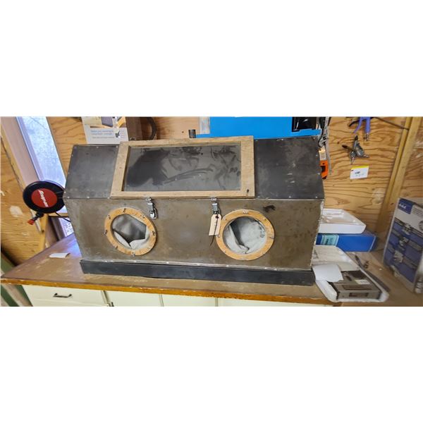 SAND BLAST CABINET - BUYER MUST REMOVE