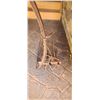 Image 18 : ANTIQUE GRAIN CRADDLE SYTHE
