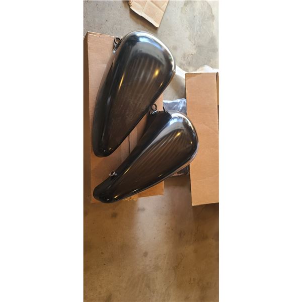 SET OF FAT BOB HARLEY DAVIDSON FUEL TANKS - LOOKS LIKE 3.5GSL COMES WITH MOUNTING AND FUEL ACCESSORI