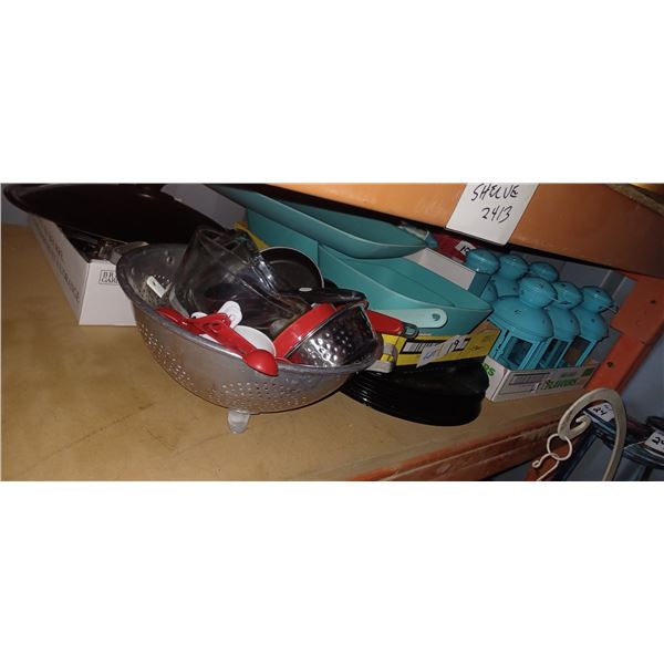 BLUE CANDLE LANTERNS, KITCHENWARE, 8 CHARGER PLATES