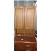 Image 1 : 2 BATHROOM CABINETS LEFT/ RIGHT DOORS