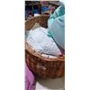 Image 3 : 2 BASKETS OF SHEETS, TOWLS AND DISH CLOTH FROM RV
