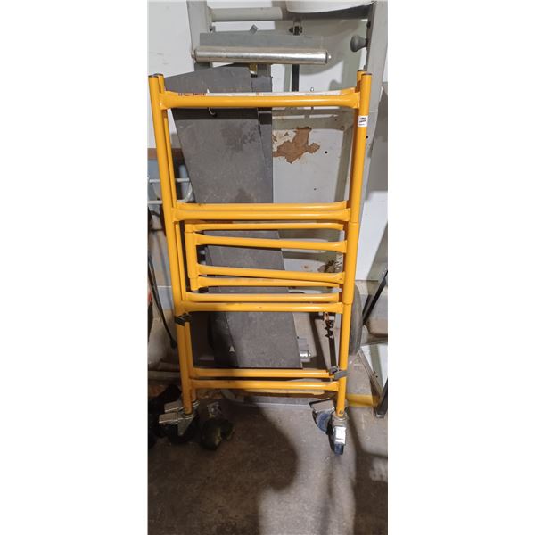 PORTABLE SHELVING TOOL BENCH/ SCAFFOLD  24INCH X 48 INCH