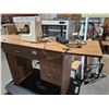 Image 2 : Kenmore Sewing Machine w/ Desk