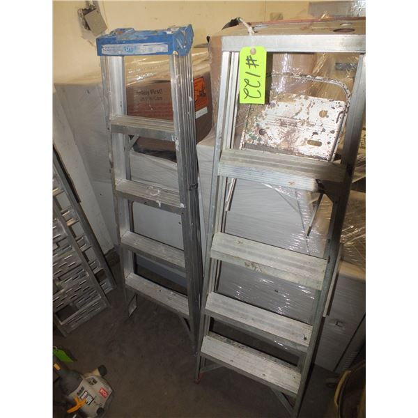 2 5ft Aluminum Ladders