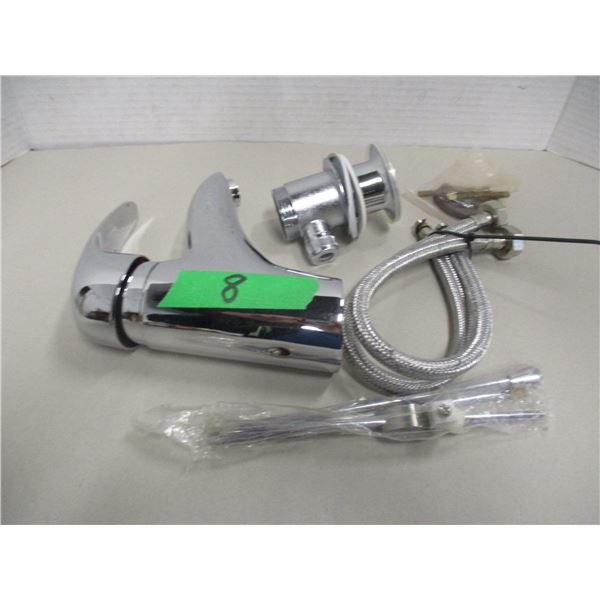 FREIGHT DAMAGE /STORE RETURN (AS IS):  WATER TAP (LIKE NEW)