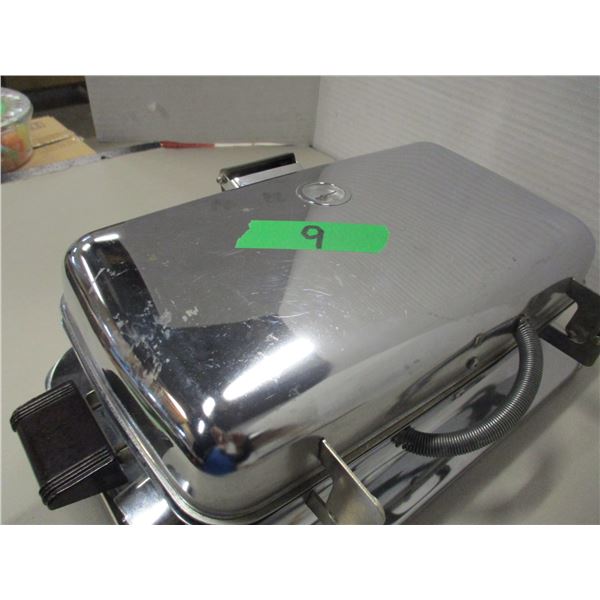 FREIGHT DAMAGE (AS IS):  FLAT C/W BOOKS, WAFFLE MAKER