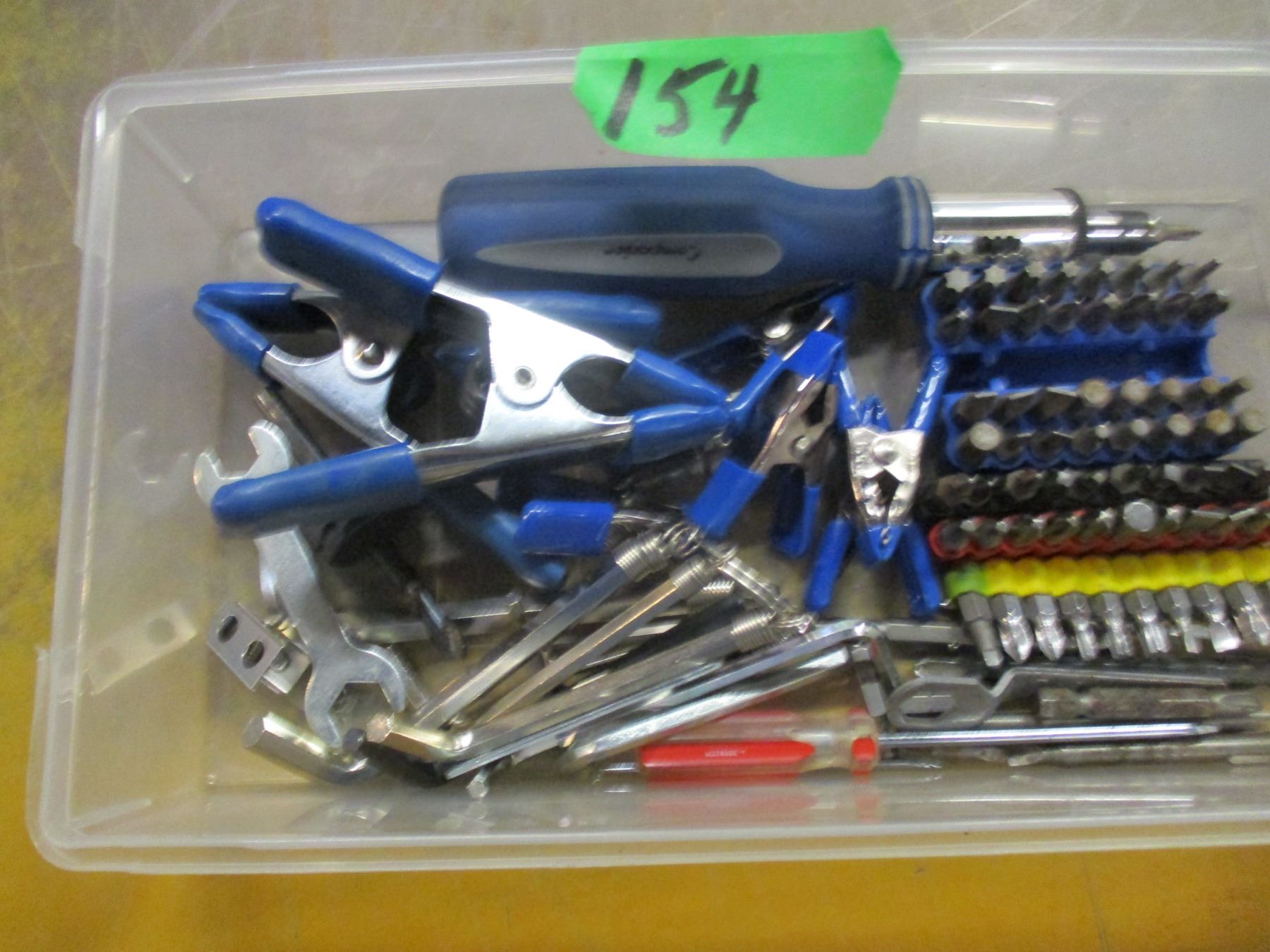 PLASTIC CONTAINER C/W ASSORTED TOOLS
