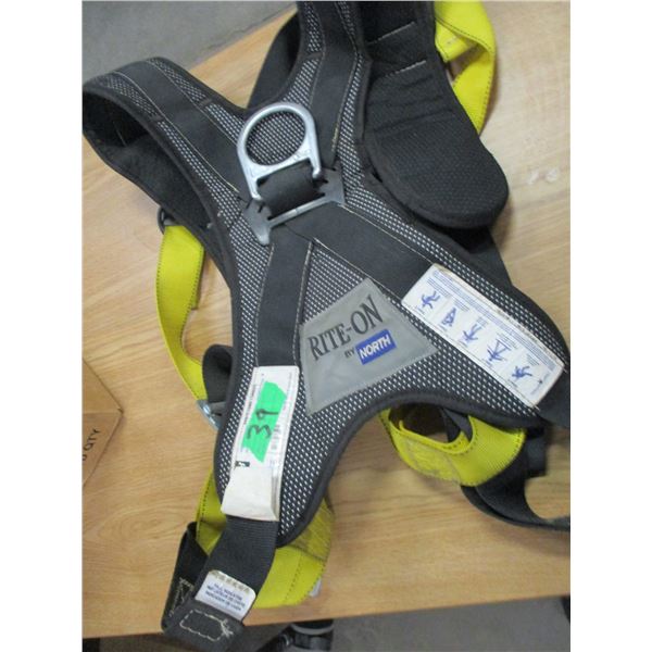 SAFETY HARNESS (400 LB)