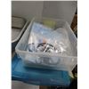 Image 2 : ESTATE:  ROASTING PAN, PLASTIC CONTAINER
