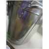 Image 3 : ESTATE:  GOLD DRINK TUB