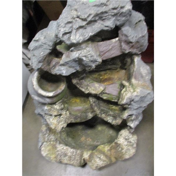 ROCK DESIGN WATER FOUNTAIN C/W PUMP