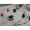 Image 2 : ASSORTMENT OF JEWELRY