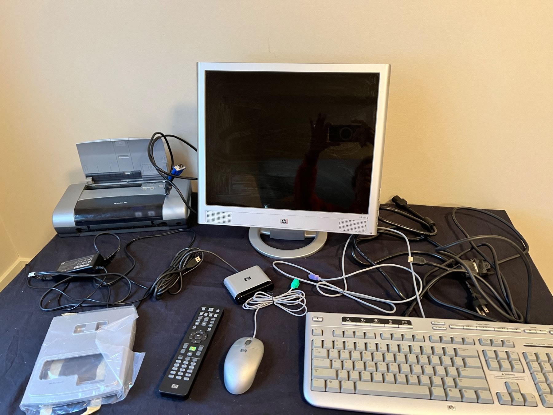 Assorted HP Computer Pieces - Sunrise Estate Services Ltd