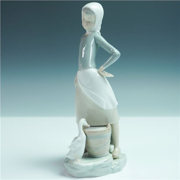 Lladro Porcelain Figurine, Girl with Milk Pail 1004682