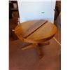 Image 1 : *Quarter Cut Oak Table - 42 x 28" - Cannot Ship