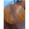 Image 2 : *Quarter Cut Oak Table - 42 x 28" - Cannot Ship
