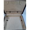 Image 4 : Vintage McBrine Suitcase - 24.5" x 19" x 7" - Pick Up Preferred