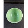 Image 2 : Vintage Jadeite Mixing Bowl - 5"
