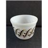 Image 2 : Vintage Milk Glass Gold Polka Dot & Scrolls Pattern Mixing Bowl - 6" x 6"