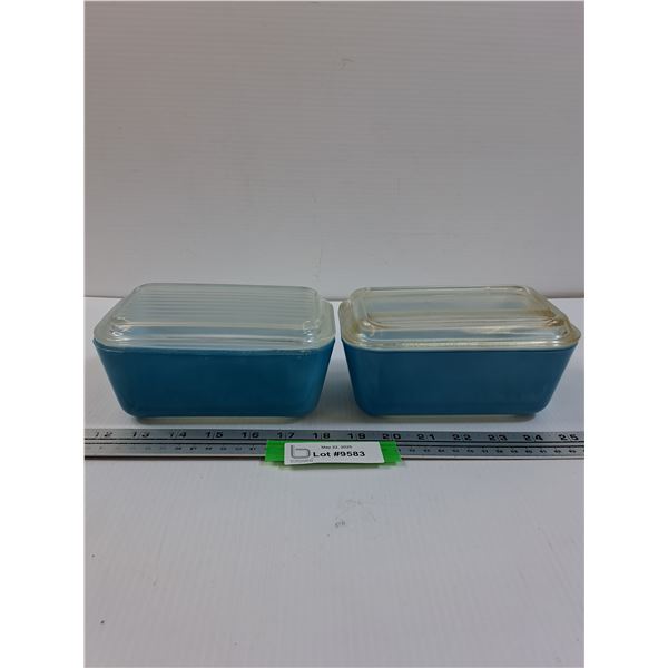 (2) PYREX Vintage Blue Refrigerator Dish w/Lids - 4.5" x 7" - Has Chip on Lid