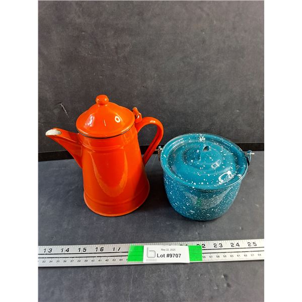 Small Enamel Cooking Pot and Enamel Coffee Pot