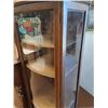 Image 14 : *Quarter Cut Oak China Cabinet Curved Glass and Claw & Ball Feet - Cannot Ship