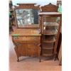Image 1 : *Quarter Cut Oak China Cabinet Curved Glass and Claw & Ball Feet - Cannot Ship