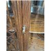 Image 5 : *Quarter Cut Oak Curved Glass China Cabinet - Damaged Glass - Cannot Ship