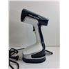 Image 3 : Handheld Steamer - Powers On