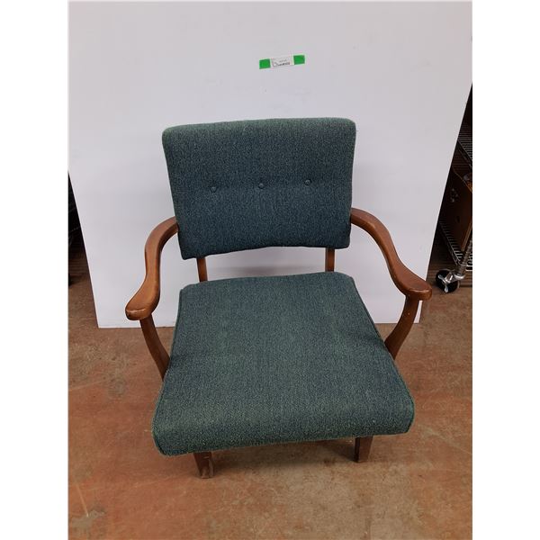 *Cushioned Chair - 25 x 25 x 30" - Cannot Ship