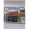 Image 4 : Woodlawn Police Station Model Building Kit - Appears Sealed