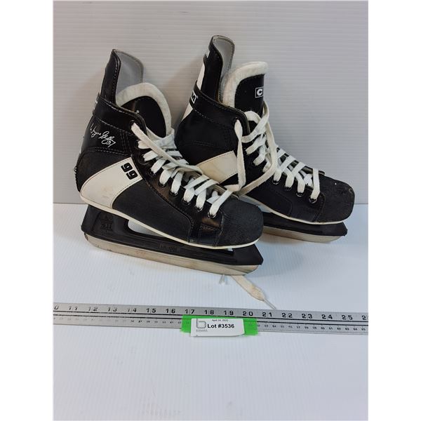 CCM Wayne Gretzky Edition Mens Hockey Skates - Size 6