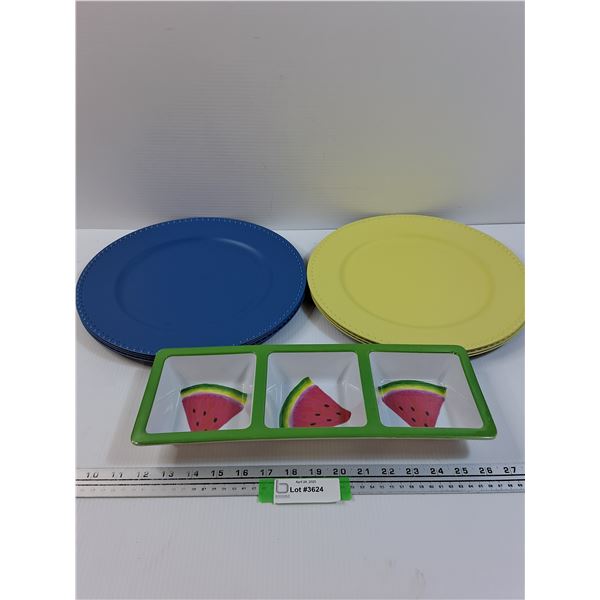 (8) Plastic Dinner Plates & Watermelon Serving Dish